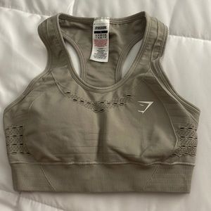Gymshark matching set. Size Small. Fairly new only worn about 3 times